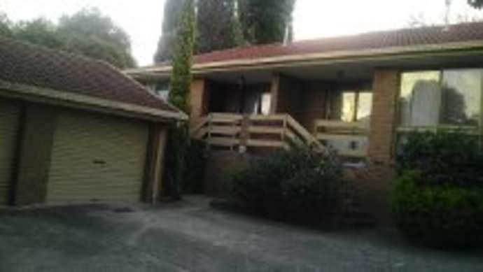 Homestay in Mitcham near Mitcham Railway Station