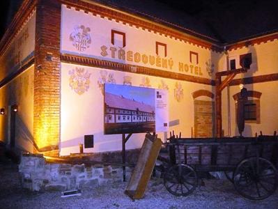 Stredoveky Hotel