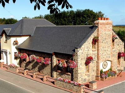 New Overlander Hotel & Restaurant Tenby