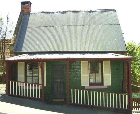 Barrack Street Colonial Cottage Hobart