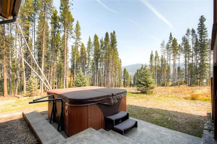 Cawha Outlook Chalet Peak by Pinnacle Lodging