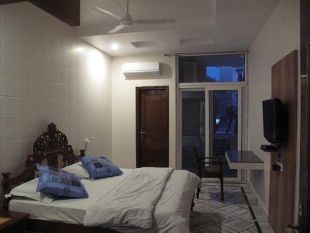 Homestay in Jaipur City Centre near Jaipur Railway Station