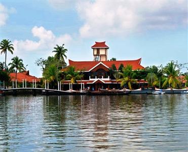 Lake Palace Resort Alleppey