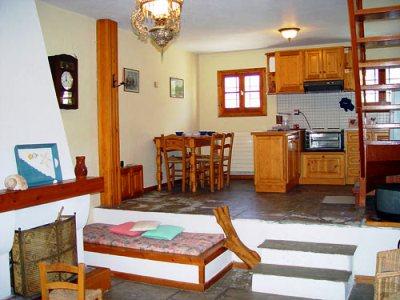 Dina Maisonettes