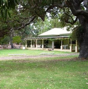 Rail Carriages & Farm Cottages Quindalup