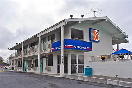 Motel 6 Portland Central