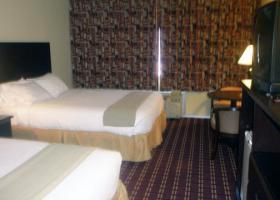 Econo Lodge Inn And Suites Tria