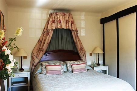 The Royal Oak Hotel Yattendon