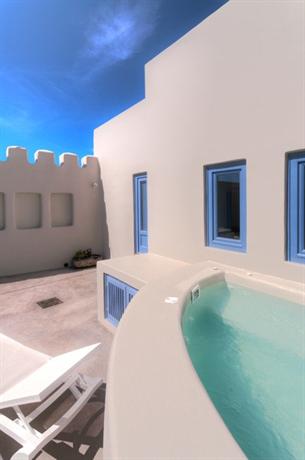 Luna Santorini Suites