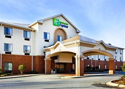 Holiday Inn Express Forest City