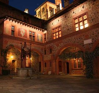 Castello Di Pavone Hotel Pavone Canavese