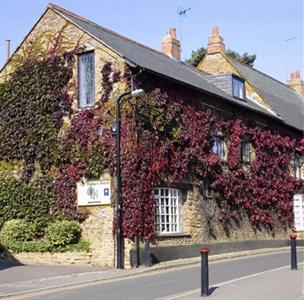The Poplars Hotel