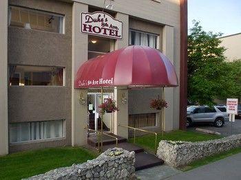 Duke-s 8th Avenue Hotel