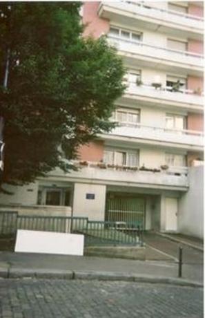 Homestay in 19. Buttes-Chaumont near Porte des Lilas Metro Station