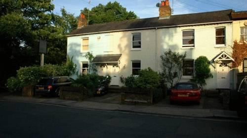 Middle Cottage Bed and Breakfast London