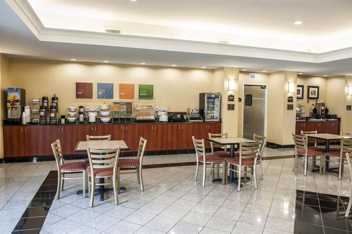 Comfort Suites Indianapolis Airport