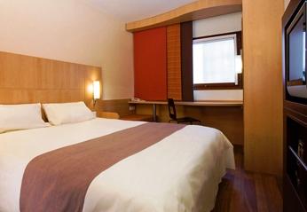 Ibis Lyon Est Bron