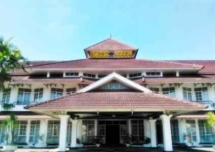 Crown Hotel Tasikmalaya