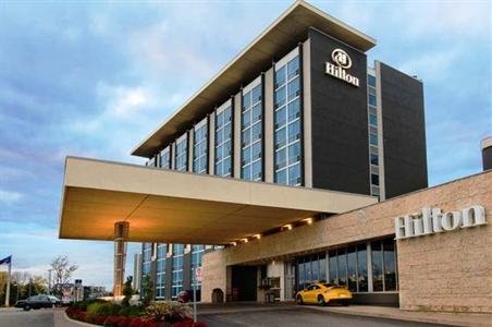 Hilton Toronto Airport & Suites