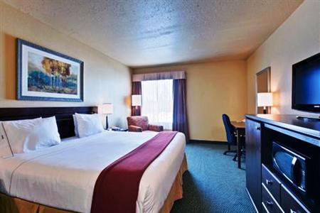 Holiday Inn Express Dryden