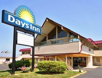 Days Inn - Iowa City Coralville