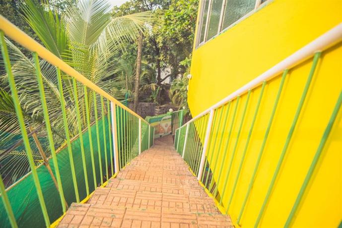 Roadhouse Hostels