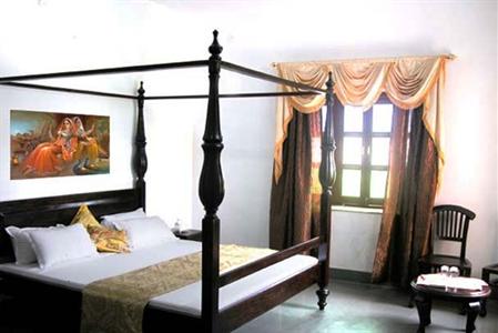 Chandra Hill Resort