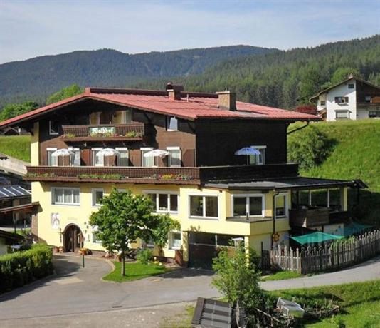 Waldhof Appartements am Tennisplatz Ehrwald