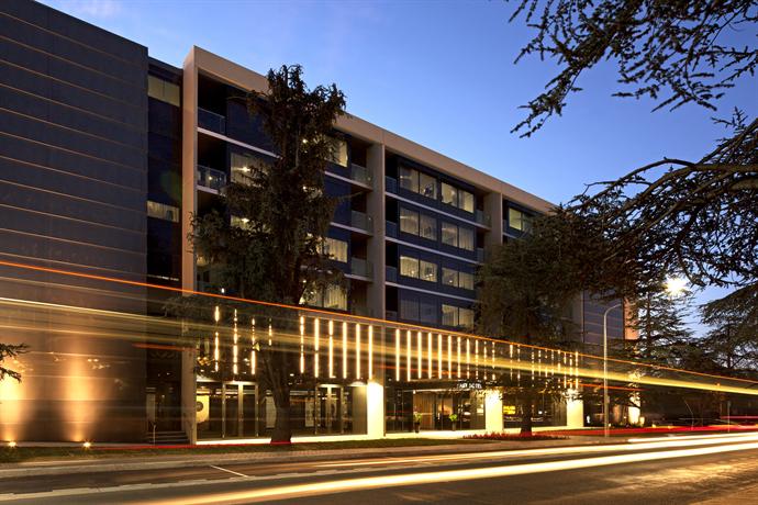 East Hotel Canberra