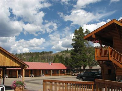 Lone Eagle Lodge And Snowmobile Rental