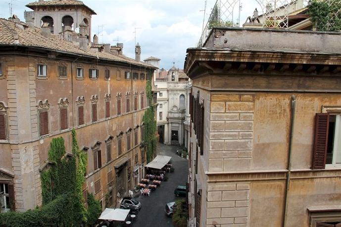 Rooms in Navona