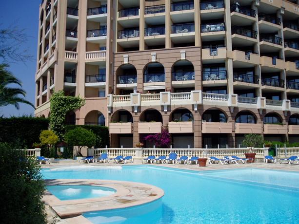 Appartement F2 dans residence bord de mer a Cannes