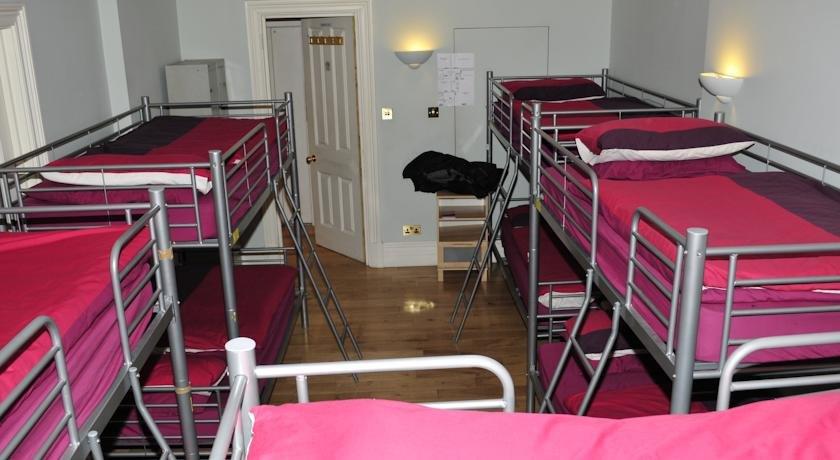 Hostel 4 star at Piccadilly Guest House London