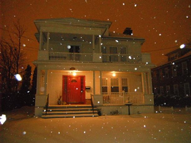 Homestay in Holyoke near Wistariahurst