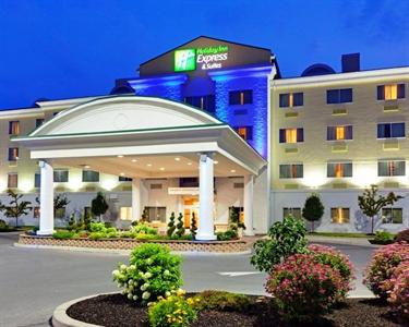 Holiday Inn Express Hotel & Suites Watertown-Thousand Islands