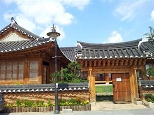 Woojeonjae Hanok Guesthouse