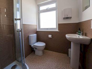 Eddy's Lodge - Hostel