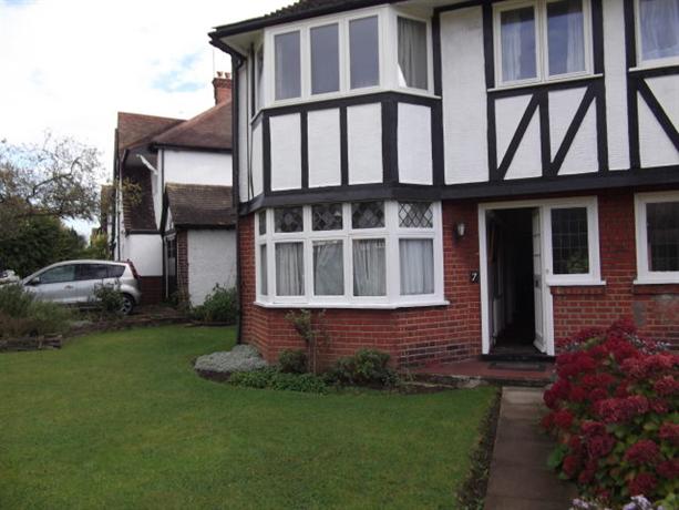 Homestay in Ealing near West Acton Tube Station