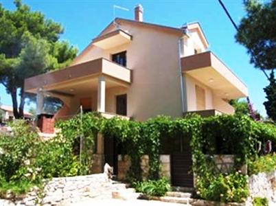 Apartments Luka Stari Grad