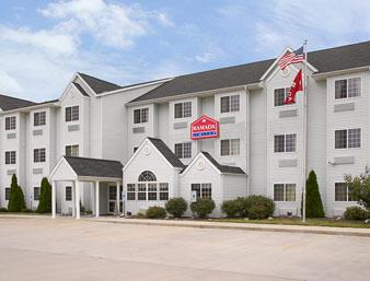 Ramada Inn and Suites Bloomington