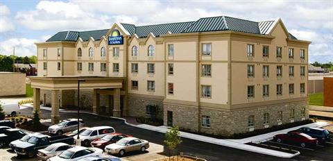 Days Inn and Suites Collingwood