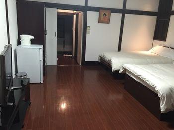 Naniwa Guest House