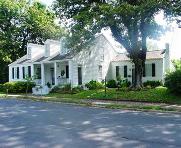 Magnolia Cottage Bed and Breakfast