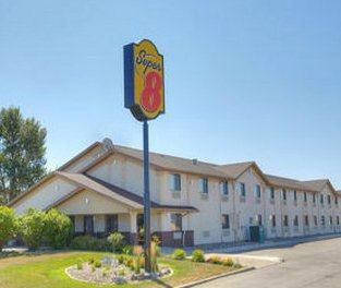 Super 8 Motel Spirit Lake