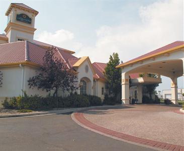 La Quinta Pueblo Inn and Suites