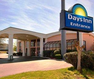 Days Inn Suites Tuscaloosa