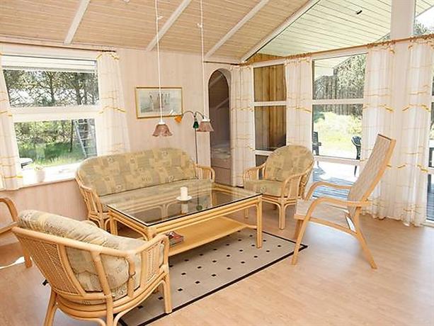 Three-Bedroom Holiday home in Albaek 9