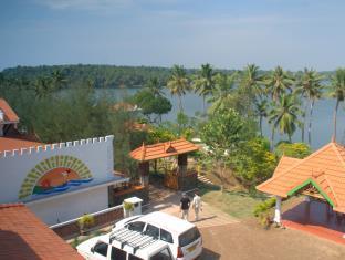 Aadithyaa Resorts Lakeside