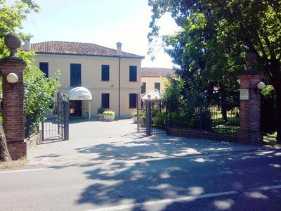 Hotel Villa Regina Ferrara