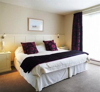 Crossways Hotel